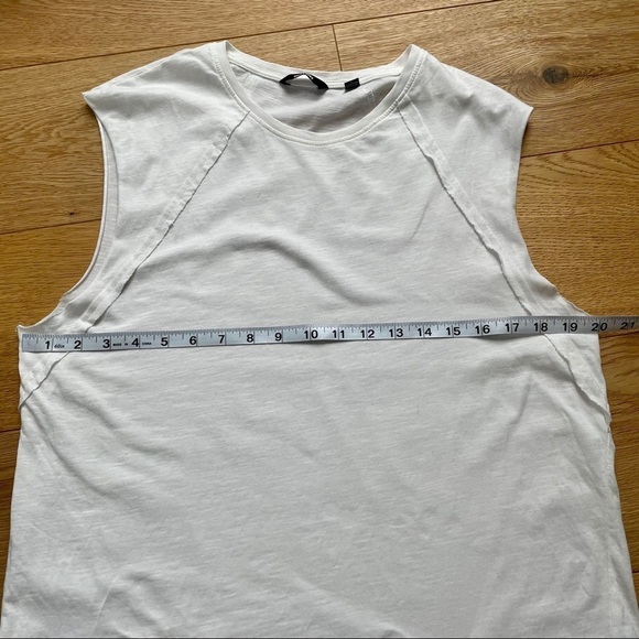 ONLY  & SONS sleeveless WHITE TANK - S - Picture 6 of 11